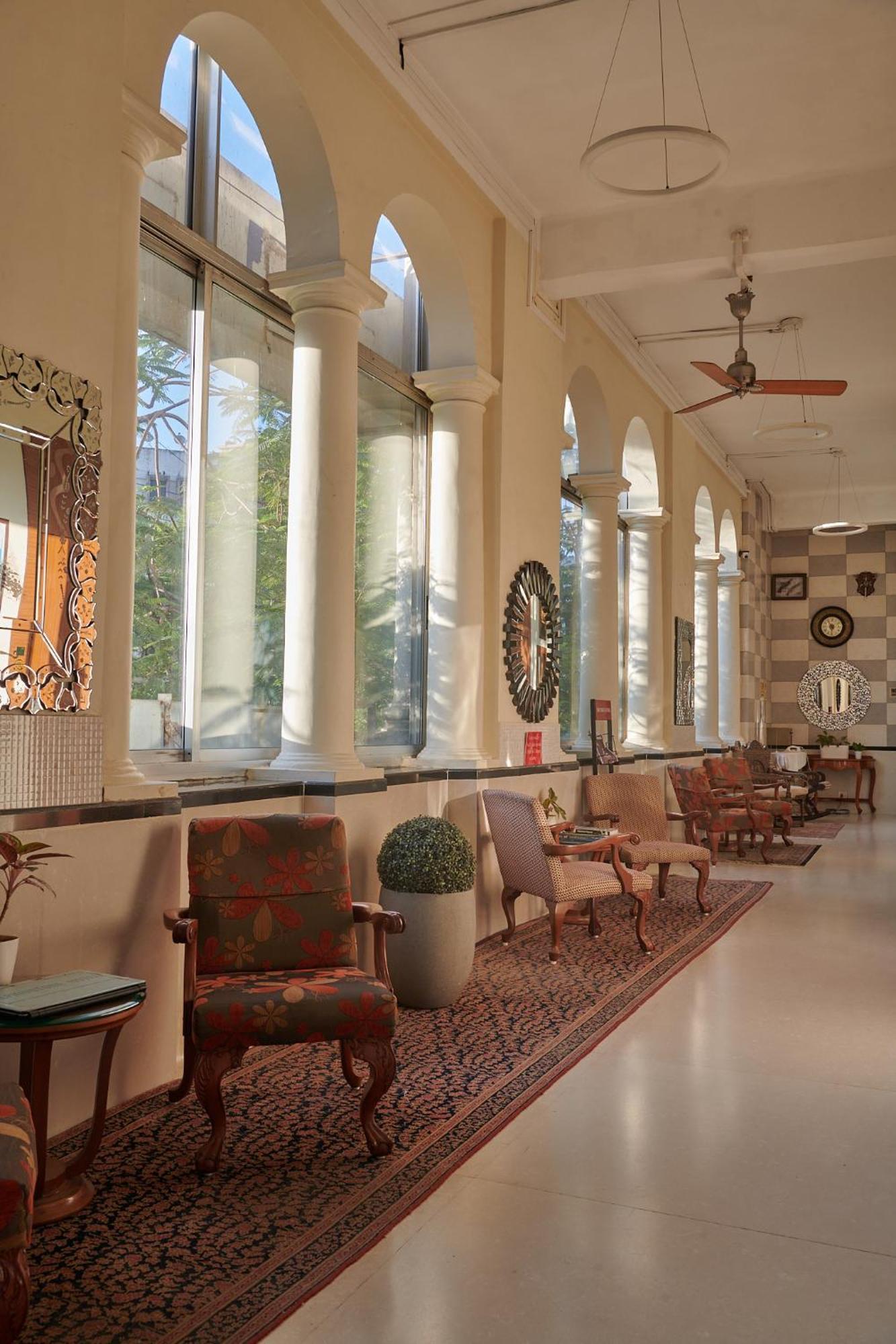 Elphinstone Hotel Bombay